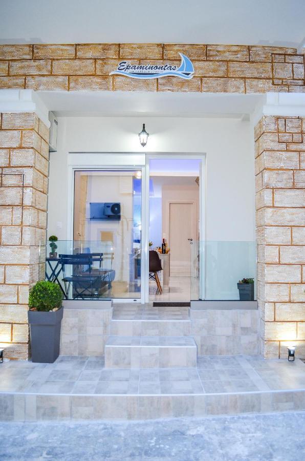 Epaminontas Captain Apartamento *